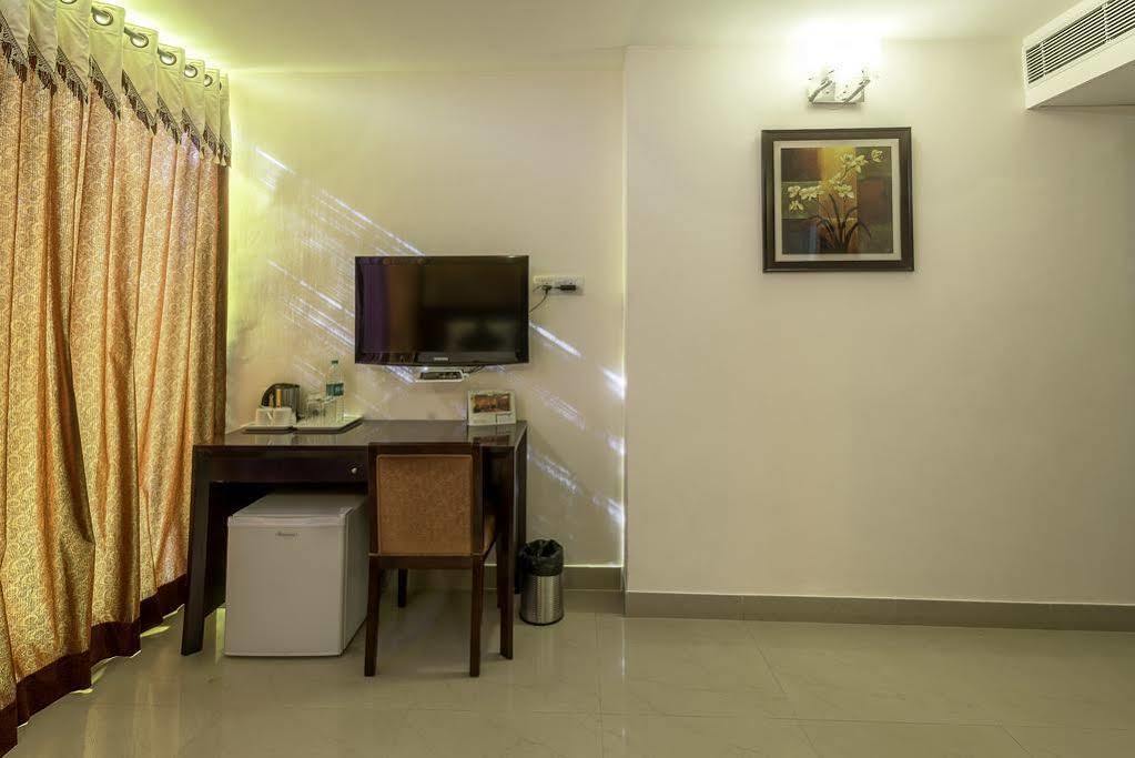 Treebo Crystal Castle Hotel Bangalore Exterior foto