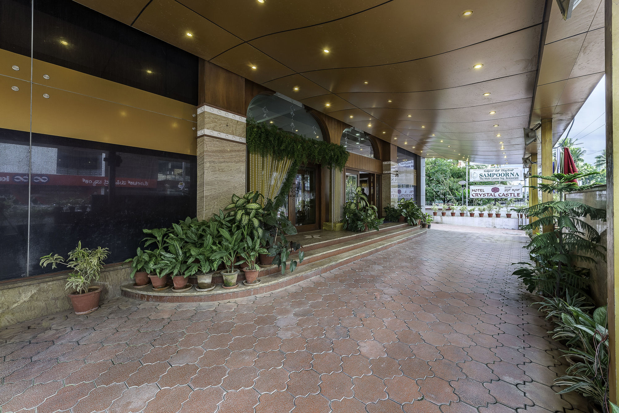Treebo Crystal Castle Hotel Bangalore Exterior foto